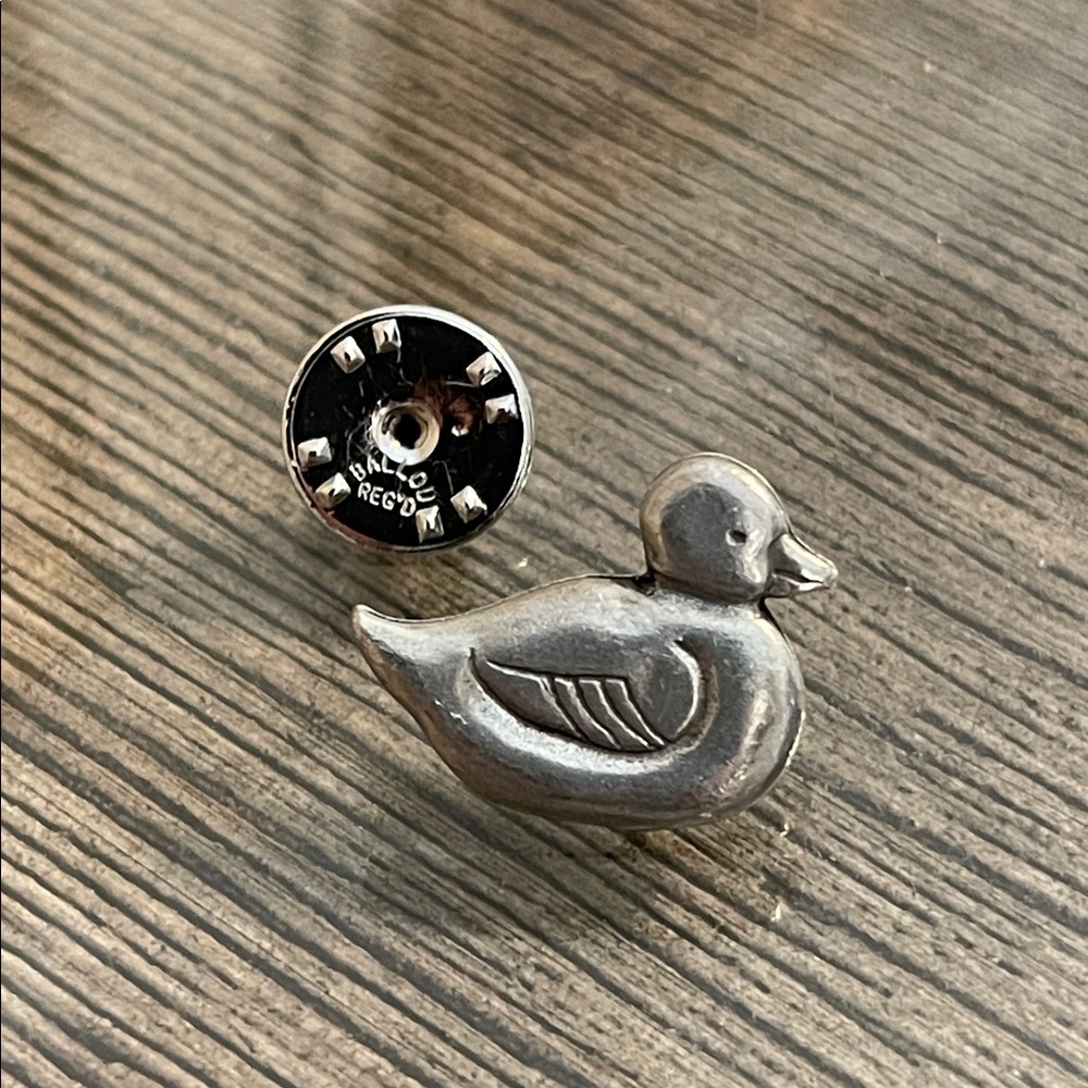Vintage D.P. Limited Maiden Vermont Pewter Duck Pinback Pin - Picture 8 of 16